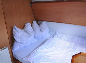 Yachtcharter Cabin tarpon37n