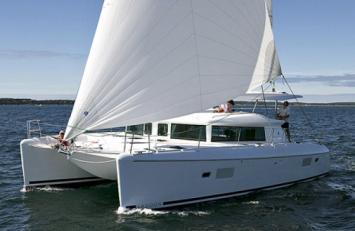 Yachtcharter Lagoon 420 Seitenansicht 4Cab