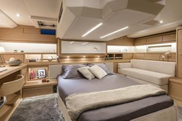 Yachtcharter dufour 63 exclusive cabin1