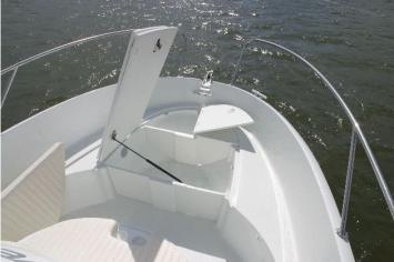 Yachtcharter flyer550open bow