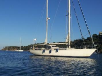 Yachtcharter amel maramu top