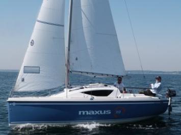 Yachtcharter Maxus 22 Prestige 1cab top