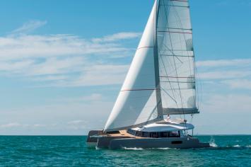 Yachtcharter neel51 side