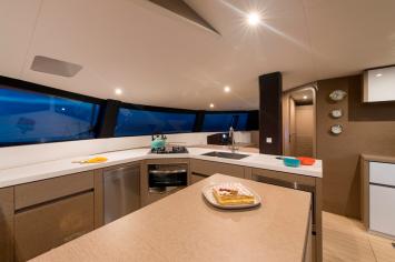 Yachtcharter neel51 pantry