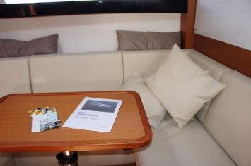 Yachtcharter Bavaria 400 sport coupe 2cab salon