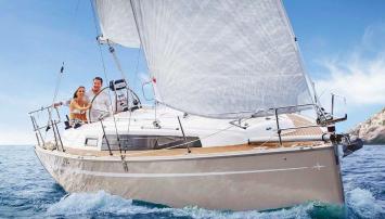 Yachtcharter Bavaria Cruiser 34 3cab top