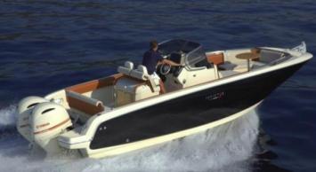 Yachtcharter invictus 270fx top