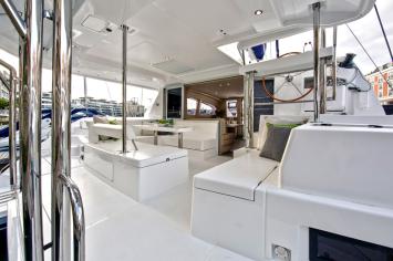 Yachtcharter Moorings 4000 aft