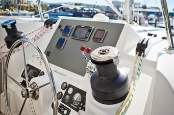 Yachtcharter Sunsail 484 flybridge