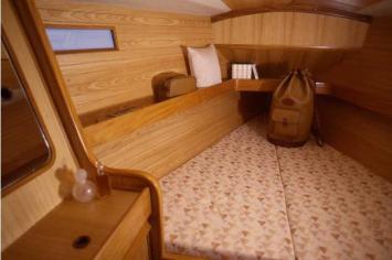 Yachtcharter Oceanis 390 3cab cabin