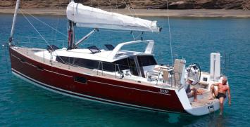 Yachtcharter sense 43 2cab top