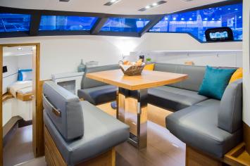 Yachtcharter Boot 25 Pilot%20saloon%2042