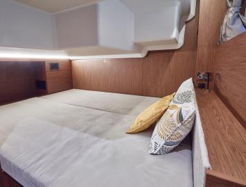Yachtcharter NC 33 2cab bed