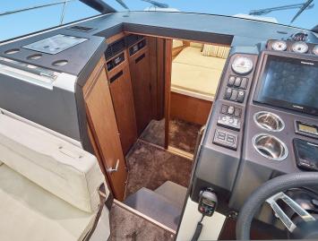 Yachtcharter NC 33 2cab cockpit