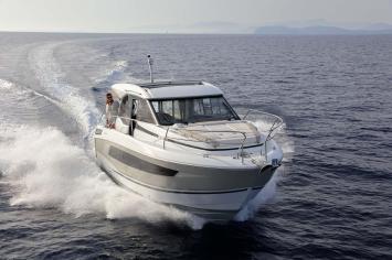 Yachtcharter NC 33 2cab front