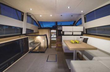 Yachtcharter fairline squadron 42 04