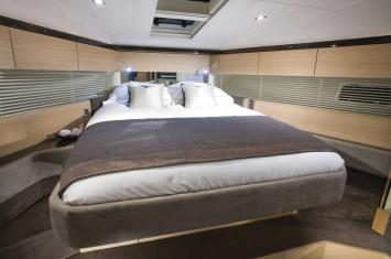 Yachtcharter fairline squadron 42 06