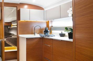 Yachtcharter Bavaria 36 sport coupe 2cab kitchen