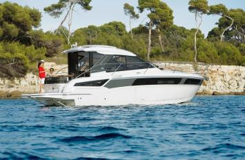 Yachtcharter Bavaria 36 sport coupe 2cab outer