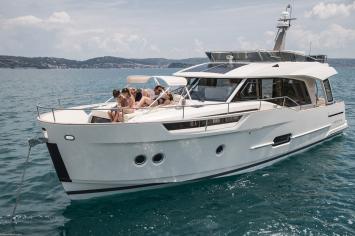 Yachtcharter greenline_48_top