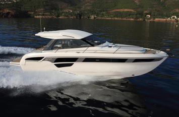 Yachtcharter Bavaria S45 HT 3cab top