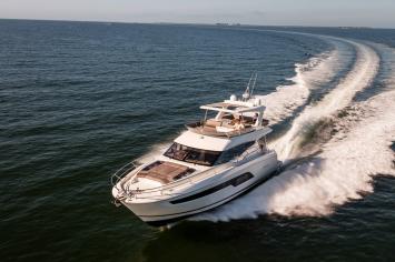 Yachtcharter Prestige 630
