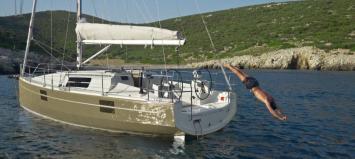 Yachtcharter Azuree 33