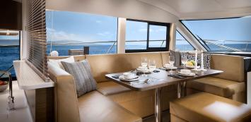 Yachtcharter Bavaria R55 3cab salon