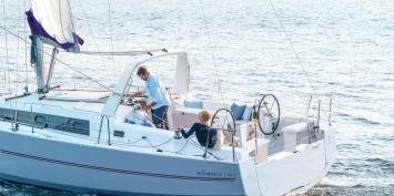 Yachtcharter oceanis_38_3_blue_sail_rebranded