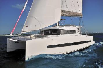 Yachtcharter BALI 41 DC top