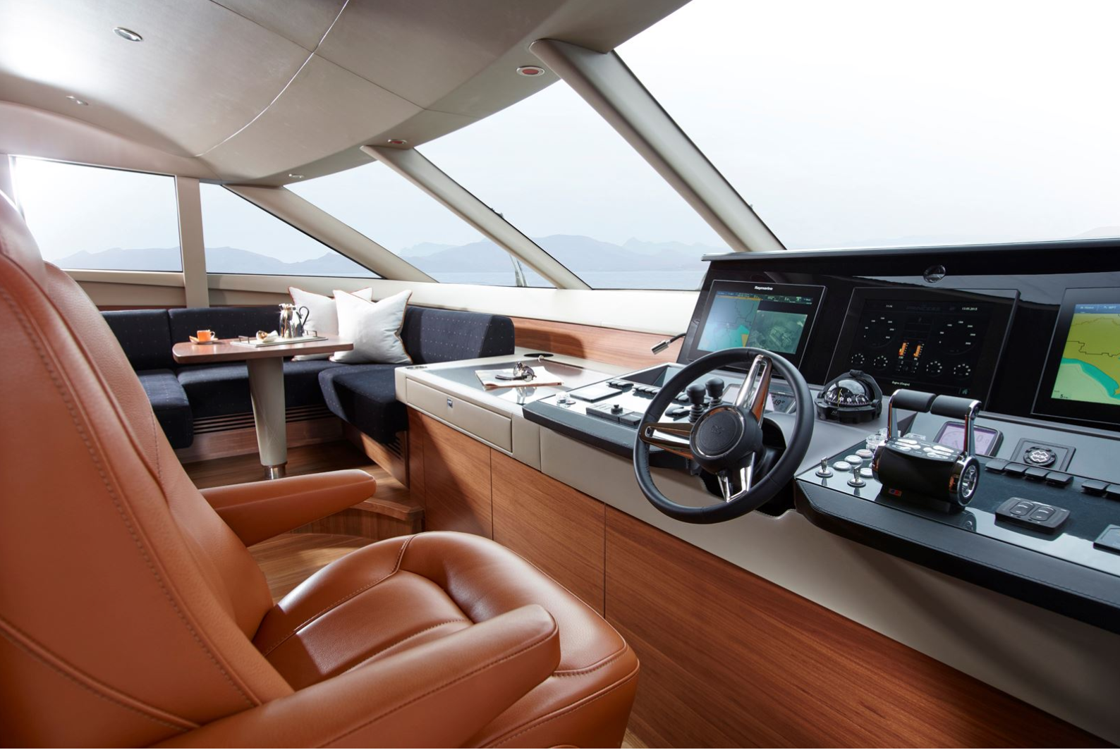 Yachtcharter Princess V88 Steering