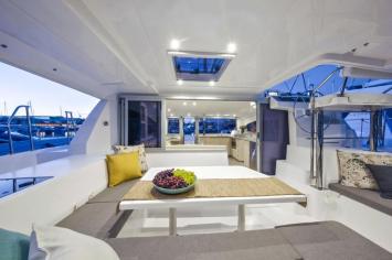 Yachtcharter Leopard40 4+2 iner