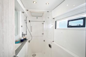 Yachtcharter Leopard40 4+2 bath