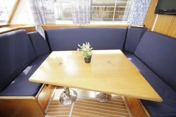 Yachtcharter Silent 116a Sitzecke