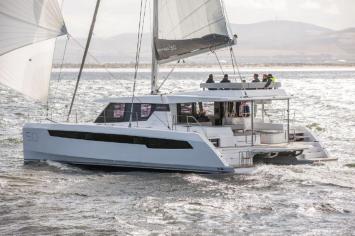Yachtcharter Leopard50 4cab outter