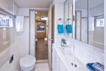 Yachtcharter Leopard43 PC 3cab wc