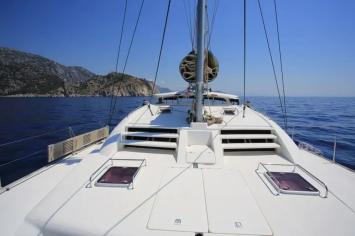 Yachtcharter Leopard 4300 4cab outer