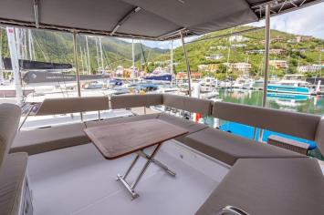 Yachtcharter nautitech46 fly 4cabin deck