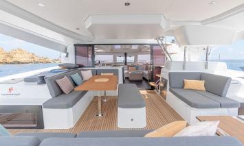 Yachtcharter elba 45 4cab outview