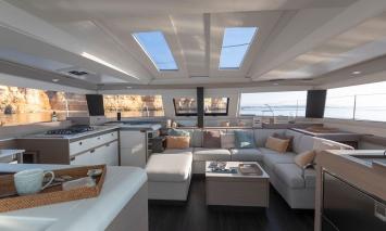 Yachtcharter elba 45 4cab saloon