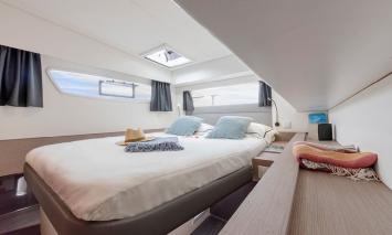 Yachtcharter elba 45 4cab bedroom1