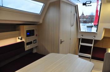 Yachtcharter Maxus24 evo 2cab cabin