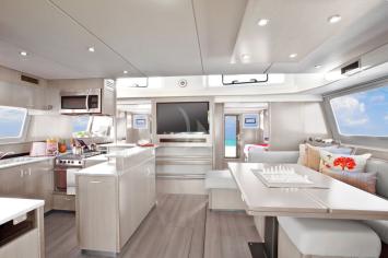 Yachtcharter leopard 58 6cab saloon