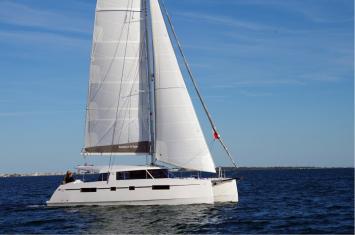 Yachtcharter nautitech46 open 4cab top