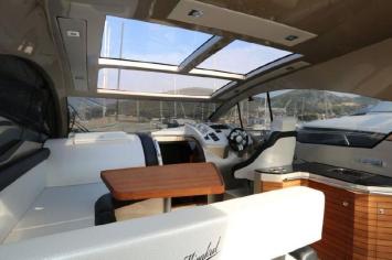 Yachtcharter mirakul40 hartop 3cab cockpit