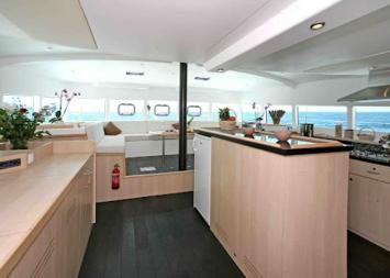 Yachtcharter catlante600 6cab interior