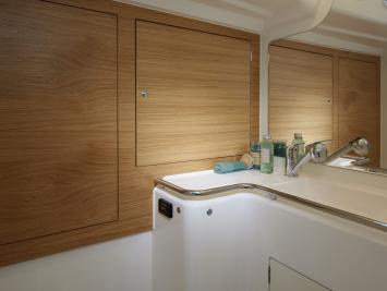Yachtcharter x yachts xp 44 3 cabin bathroom