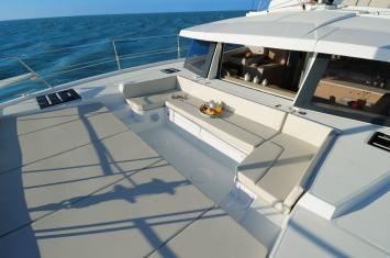 Yachtcharter BALI 41 DC deck