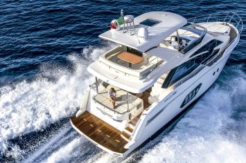 Yachtcharter Absolute50Fly backview