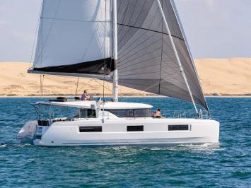 Yachtcharter lagoon46 4cab outview